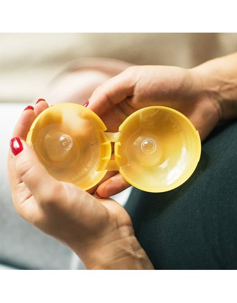 Medela Contact Nipple Shields - BPA free, made from ultra-thin soft silicone, includes 2 shields and case, 20 mm, medium